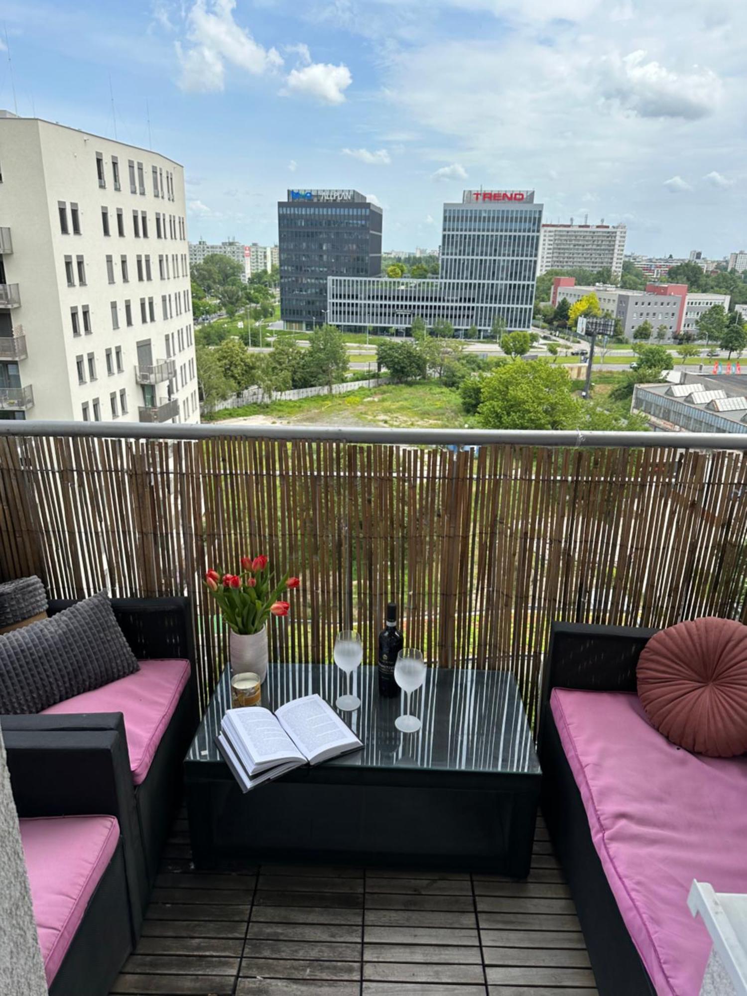 Cozy Apartment With Nice Balcony Seating, 9Th Floor, Parking Pozsony Kültér fotó
